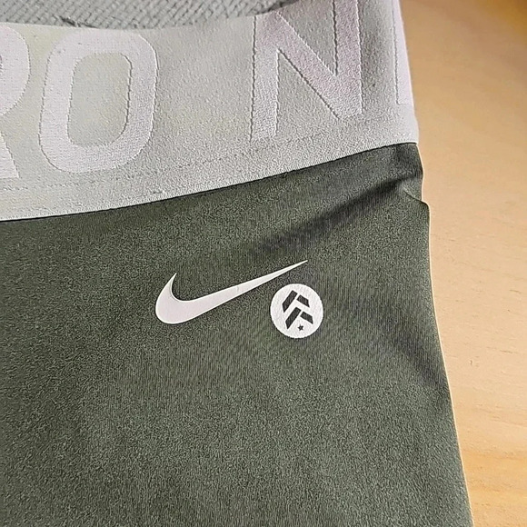 Womens Nike Drifit Pro Sage Green Biking Shorts XS - Picture 2 of 4